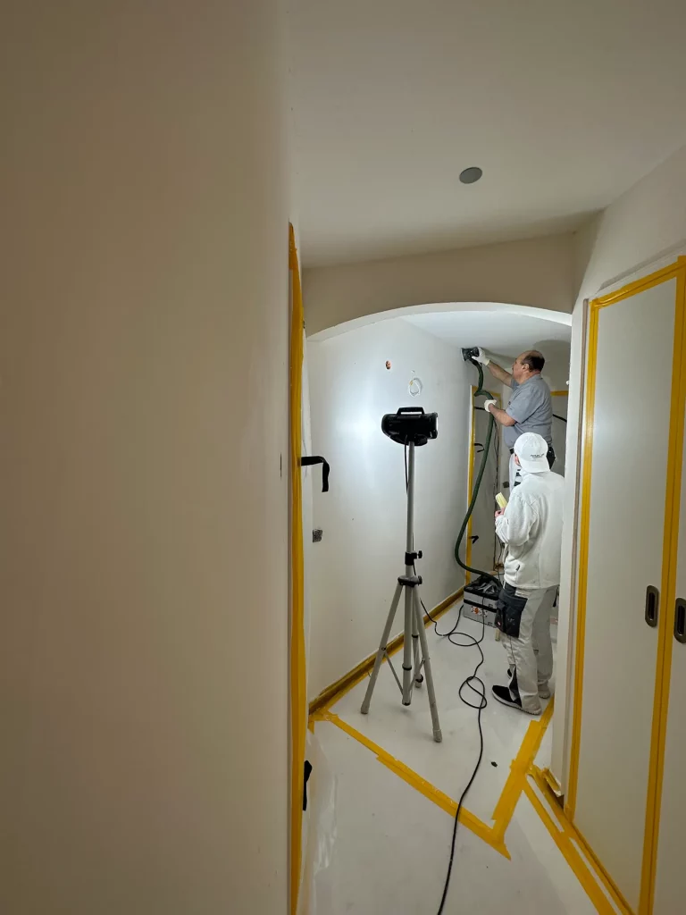Neugestaltung eines Flures in Komplementärfarben