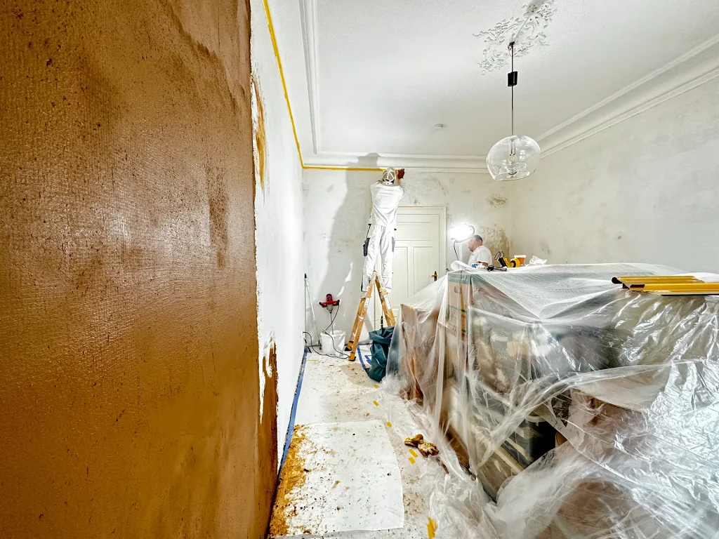Lehmputz im Schlafzimmer als Wandfarbe | Gesundes Wohnen | Maler München