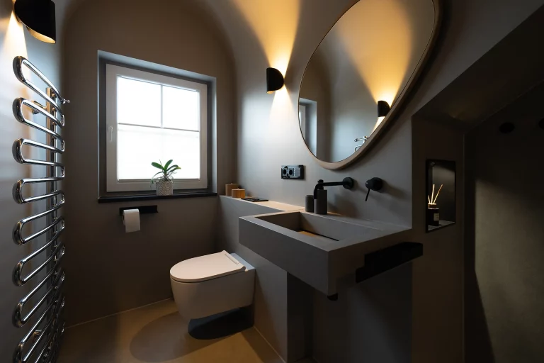 Fugenlose Eleganz im Badezimmer. Minimalistischer Genuss für den Alltag von Ihrem Maler in München
