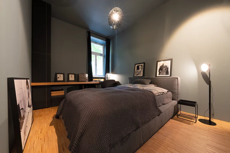Schlafen wie auf Wolken. Ein himmlisches Schlafzimmer für eine Modeexpertin von Ihrem Maler in der Nähe